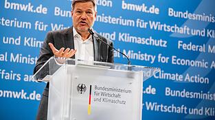 Habeck will mit Investitionsfonds die Wirtschaft boostern. Habeck will mit Investitionsfonds die Wirtschaft boostern.