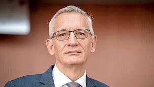 Martin Jäger, Präsident des Bundesnachrichtendienstes warnt davor zu glauben, die russische Armee seit mit der Invasion der Ukraine vollständig gebunden und könne erst 2029 gegen andere Länder losschlagen.