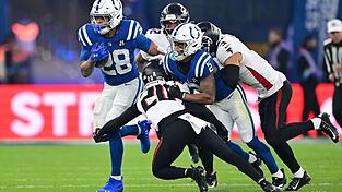 Dank Running Back Jonathan Taylor liegen die Colts auf Playoff-Kurs. Dank Running Back Jonathan Taylor liegen die Colts auf Playoff-Kurs.