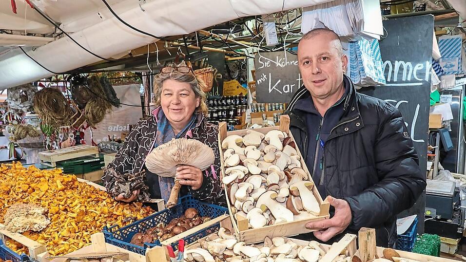 Zollners Mitarbeiter Bekim Ukelli (r.)