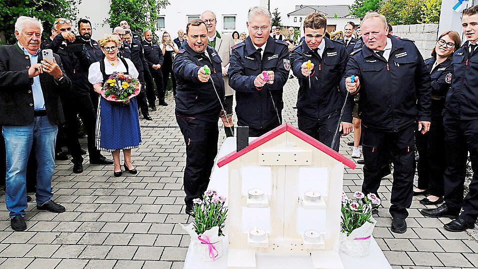 L&ouml;schten den geforderten Brandeinsatz optimal (v.l.): Kassier Christian Jeranek, stellvertretender Zugleiter Johannes Echinger, Schriftf&uuml;hrer Andreas Prechtl und Zugf&uuml;hrer Franz Prokupek.