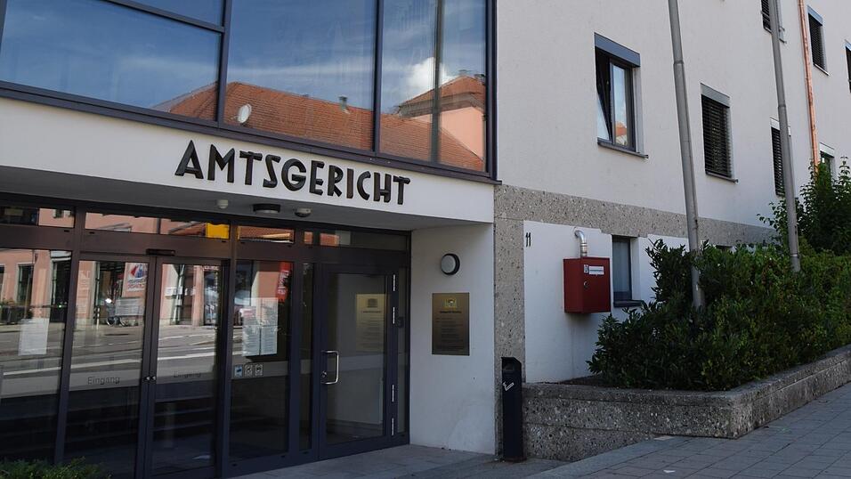 Die Verhandlung gegen den 31-Jährigen fand am Amtsgericht Straubing statt. Die Verhandlung gegen den 31-Jährigen fand am Amtsgericht Straubing statt.