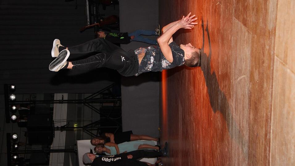 Die Bilder vom Abschlussball der Tanzschule Seidel in der Fraunhofer-Halle am 28. November. Die Bilder vom Abschlussball der Tanzschule Seidel in der Fraunhofer-Halle am 28. November.