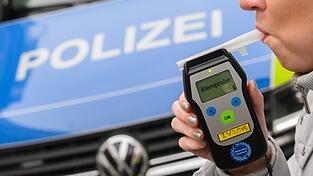 Bei einem Autofahrer hat die Polizei mehr als 1,1 Promille festgestellt. (Symbolbild)