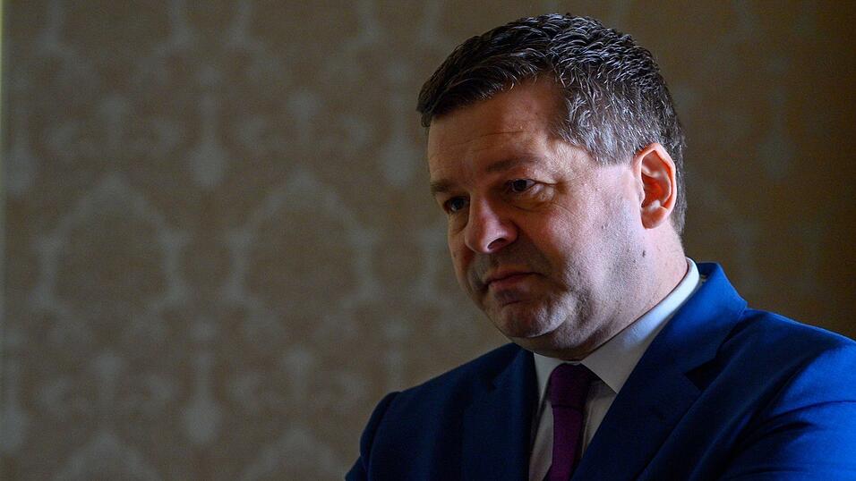 «Trauen uns die Menschen vollumfänglich zu, die Probleme der Zukunft zu lösen? Und da müssen wir eingestehen: Im Moment ist das nicht der Fall, sonst hätten wir bessere Zustimmungswerte», sagt der CDU-Politiker Sven Schulze. (Archivbild) «Trauen uns die Menschen vollumfänglich zu, die Probleme der Zukunft zu lösen? Und da müssen wir eingestehen: Im Moment ist das nicht der Fall, sonst hätten wir bessere Zustimmungswerte», sagt der CDU-Politiker Sven Schulze. (Archivbild)