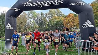 Gemeinsam ging es auf die erste Runde. Gemeinsam ging es auf die erste Runde.
