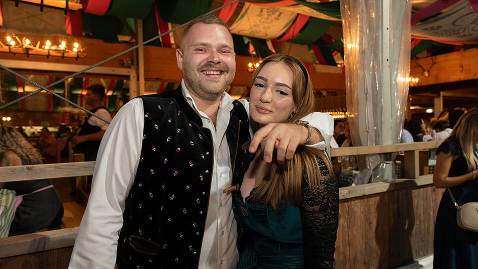 Die Partybilder vom Samstag, 17. August, aus dem Festzelt Weckmann. Die Partybilder vom Samstag, 17. August, aus dem Festzelt Weckmann.
