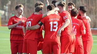 Kamen im ersten Puntspiel des Jahres aus dem Feiern nicht heraus: die Spieler des 1. FC Bad K&ouml;tzting.