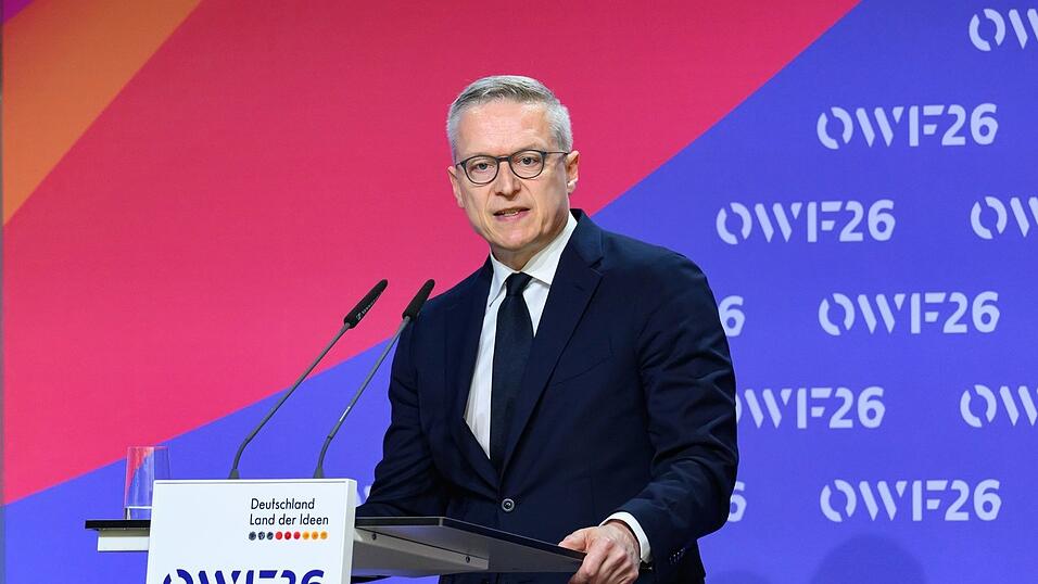 Digitalminister Wildberger: Deutschland kann mehr. Digitalminister Wildberger: Deutschland kann mehr.