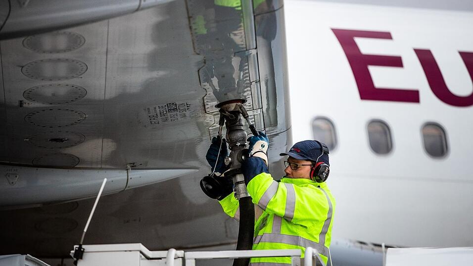 Die Luftverkehrsbranche warnt vor Kerosin-Knappheit. (Symbolfoto)