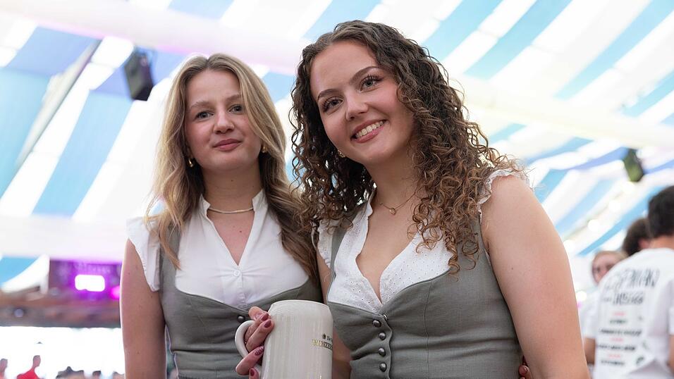 Die Partybilder vom Montag, 10. August, aus dem Festzelt Wenisch. Die Partybilder vom Montag, 10. August, aus dem Festzelt Wenisch.