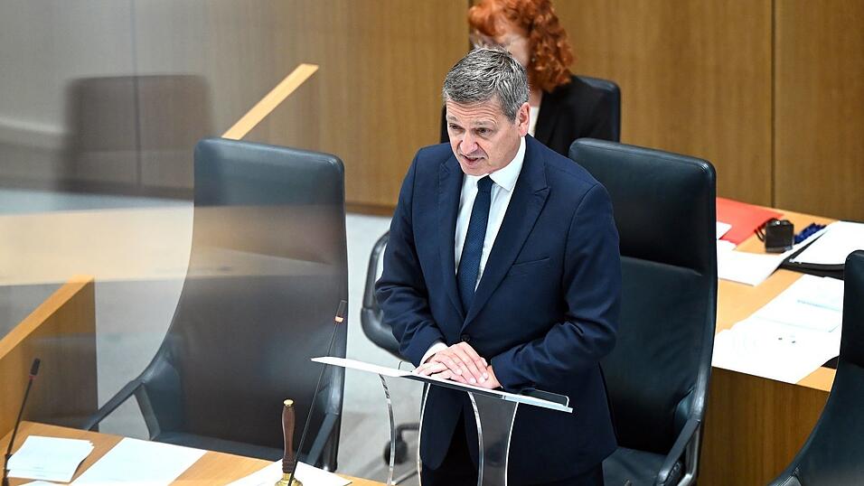 Baldauf appellierte in seiner Rede als Alterspr&auml;sident an das Verantwortungsgef&uuml;hl der Abgeordneten.