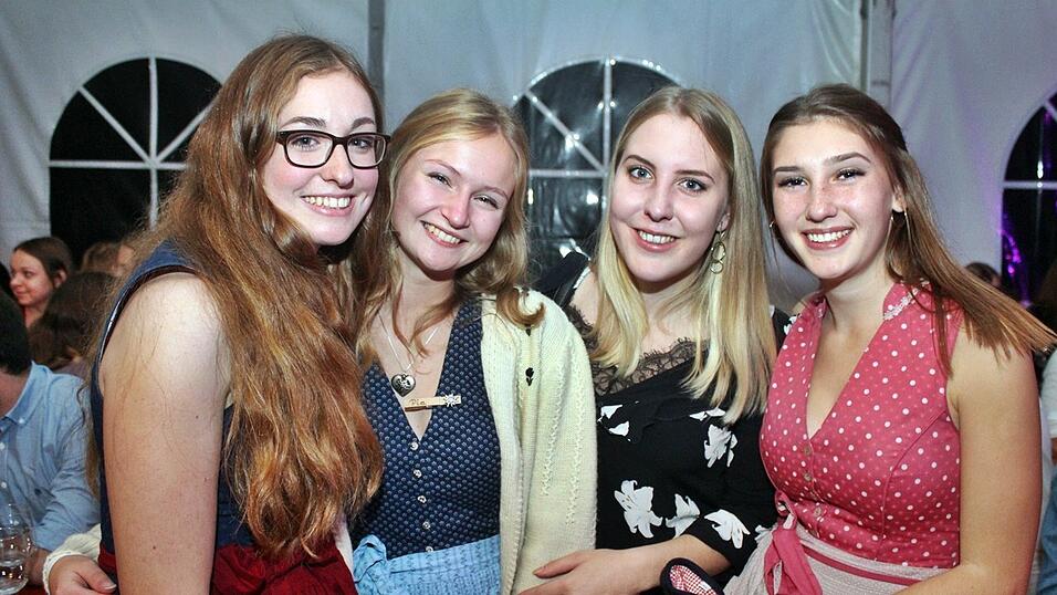 Die besten Bilder vom Wein- und Wei&szlig;bierfest des Burschenvereins Arth und der M&auml;dchengruppe.