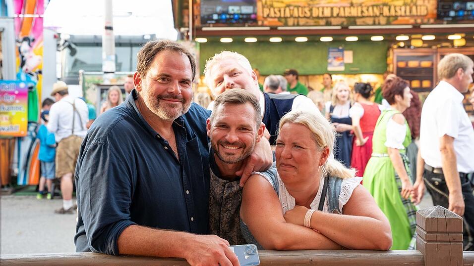 Die Partybilder vom Sonntag, 16. August, aus dem Festzelt Krönner. Die Partybilder vom Sonntag, 16. August, aus dem Festzelt Krönner.
