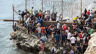 Ceuta ist kleiner als der Frankfurter Flughafen. Ceuta ist kleiner als der Frankfurter Flughafen.