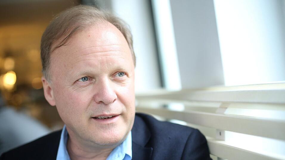 Stephan Werhahns 260 Seiten starkes Buch „Europas Resilienz für Frieden, Freiheit und Wohlstand. Strategien und Lösungen über Generationen hinweg“ ist in der Reihe Olzog Edition des Lau-Verlags erschienen und kostet 22 Euro. (Archiv) Stephan Werhahns 260 Seiten starkes Buch „Europas Resilienz für Frieden, Freiheit und Wohlstand. Strategien und Lösungen über Generationen hinweg“ ist in der Reihe Olzog Edition des Lau-Verlags erschienen und kostet 22 Euro. (Archiv)