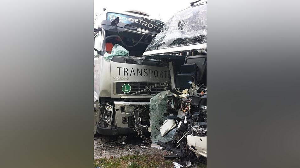 In Stallwang hat sich am Dienstag ein schwerer Unfall ereignet.