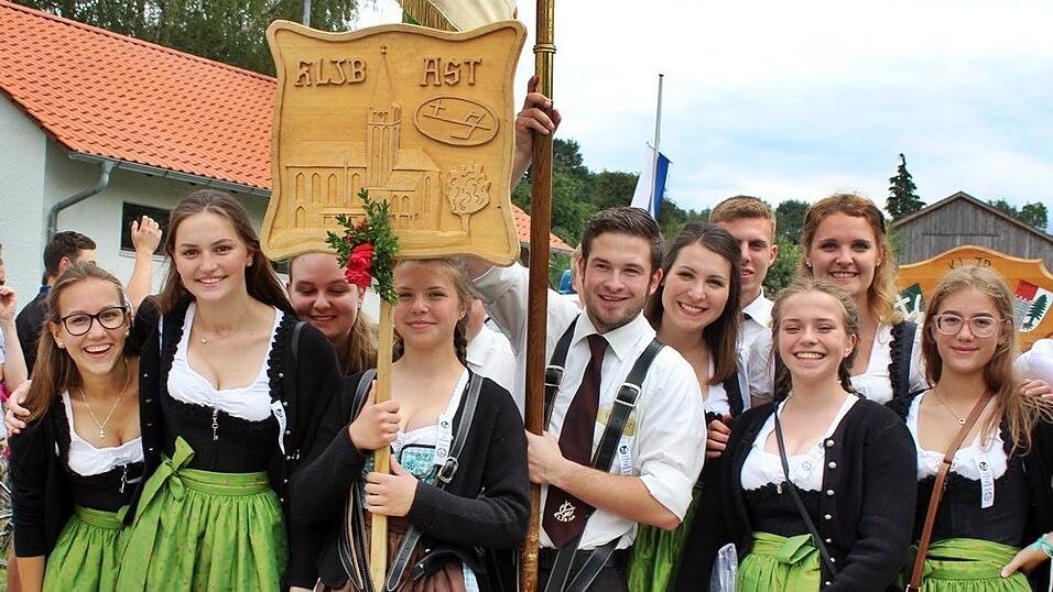 Die KLJB Kl&auml;ham-Oberergoldsbach feierte am Wochenende ihr 65-j&auml;hriges Gr&uuml;ndungsfest.