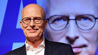 Peter Tschentscher kann entscheiden, mit wem er regieren möchte.