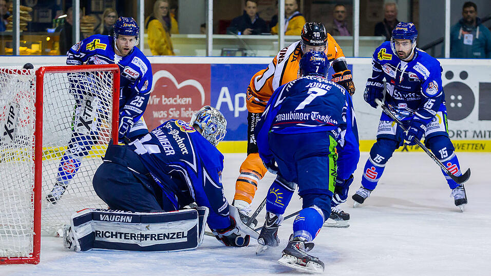 Die Tigers verlieren gegen Wolfsburg mit 2:4. Die Tigers verlieren gegen Wolfsburg mit 2:4.