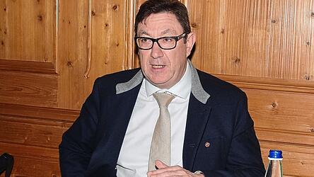 Landrat Bayerstorfer: &bdquo;Der ILS-Standort Erding bleibt.&ldquo; Doch Freitag soll erst in einer ZRF-Sondersitzung &uuml;ber den Standort entschieden werden.