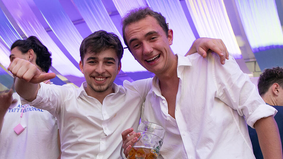Die Partybilder vom Dienstag, 12. August, aus dem Festzelt Wenisch. Die Partybilder vom Dienstag, 12. August, aus dem Festzelt Wenisch.