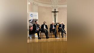 Daniel Fabian, Ahmed Milad Karimi, Moderator Rainer Oechslen und Christian Rutishauser (von links)