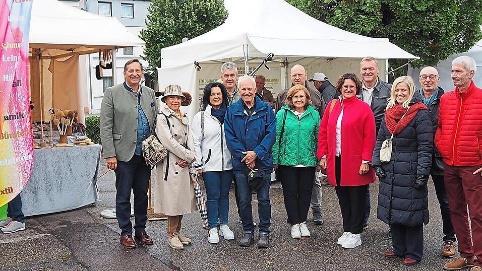 Der offizielle Rundgang des Marktgemeinderates eröffnet immer den Markt.