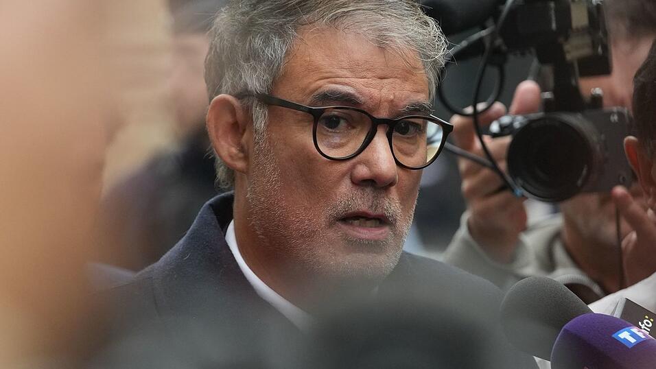 Wird Sozialistenchef Faure neuer französischer Premier?