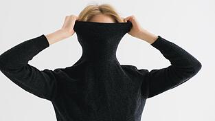 Introvertierte Menschen brauchen nach einem langen Tag erstmal Ruhe.
