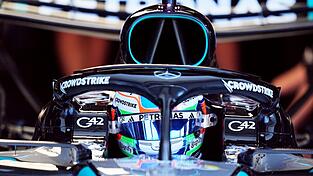 Kimi Antonelli rast in Miami zum Sieg.