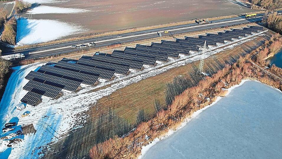 Die dritte Moosburger Freiflächen-PV-Anlage. Die dritte Moosburger Freiflächen-PV-Anlage.