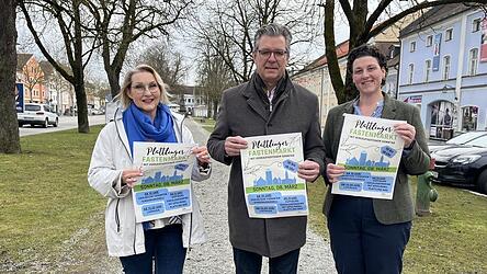 Christine Daniels, B&uuml;rgermeister Hans Schmalhofer und und Alexandra Schoger-Ohnweiler (v. l.) freuen sich auf den Fastemarkt.