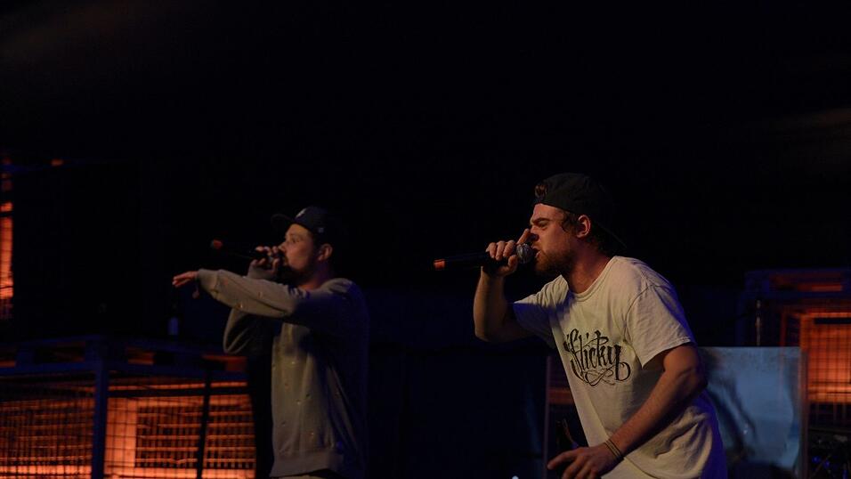 Random Entertainment boten anspruchsvollen Sprechgesang mit Wortwitz.