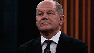 Bundeskanzler Olaf Scholz (SPD) will notfalls jetzt doch im Alleingang entscheiden. Bundeskanzler Olaf Scholz (SPD) will notfalls jetzt doch im Alleingang entscheiden.