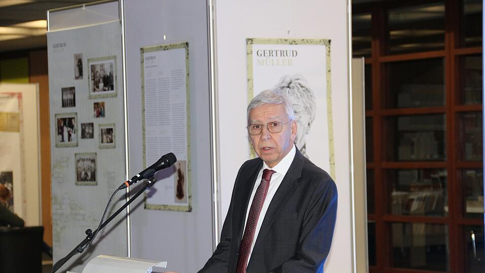 Professor Udo Hebel.