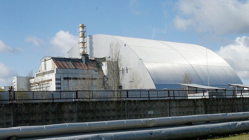 Der Schutzschild um das AKW Tschernobyl soll in der Nacht von einer russischen Drohne getroffen worden sein (Archivbild) Der Schutzschild um das AKW Tschernobyl soll in der Nacht von einer russischen Drohne getroffen worden sein (Archivbild)