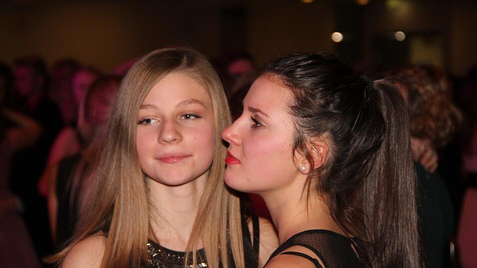 Die Bilder vom Abschlussball der Tanzschule Seidel in der Fraunhofer-Halle am 28. November. Die Bilder vom Abschlussball der Tanzschule Seidel in der Fraunhofer-Halle am 28. November.