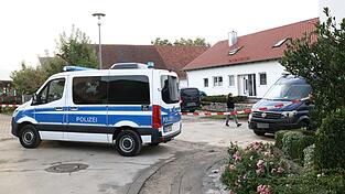 Bei einer unangekündigten Waffenkontrolle sind zwei Behördenmitarbeiter getötet worden. (Archivbild) Bei einer unangekündigten Waffenkontrolle sind zwei Behördenmitarbeiter getötet worden. (Archivbild)