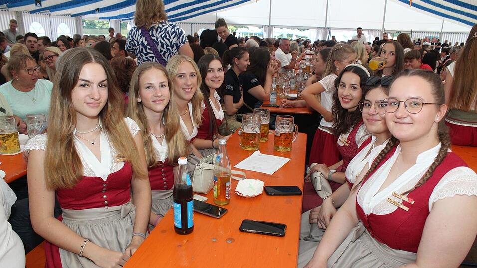 Zur Musik von Headless wurde ausgelassen gefeiert.