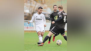 Reißt die Truppe mit: Rene Fredlmeier (links) verstärkt den SV Münchnerau seit dem Sommer. „Ein absolutes Mentalitätsmonster“, sagt der Sportliche Leiter Michael Hübner. Reißt die Truppe mit: Rene Fredlmeier (links) verstärkt den SV Münchnerau seit dem Sommer. „Ein absolutes Mentalitätsmonster“, sagt der Sportliche Leiter Michael Hübner.