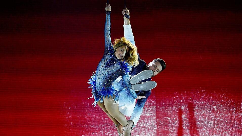 Superstar Helene Fischer verzauberte am Dienstagabend das Publikum in der Münchner Olympiahalle mit einer grandiosen Show. Superstar Helene Fischer verzauberte am Dienstagabend das Publikum in der Münchner Olympiahalle mit einer grandiosen Show.
