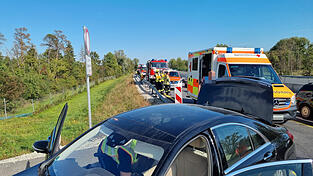 Zur Mittagszeit kam ein Auto zwischen Landshut West und Moosburg Nord von der Straße ab. Zur Mittagszeit kam ein Auto zwischen Landshut West und Moosburg Nord von der Straße ab.