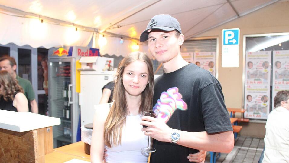 Viele Landshuter genossen ihren Freitagabend auf dem Bismarckplatzfest.