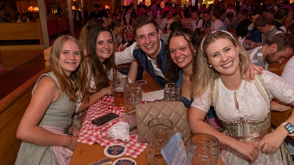 Die Partybilder vom Montag, 14. August 2023, aus dem Festzelt Reisinger. Die Partybilder vom Montag, 14. August 2023, aus dem Festzelt Reisinger.