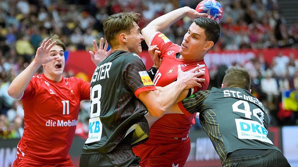 Die deutschen Handballer haben im WM-Vorrundenspiel gegen die Schweiz eine enttäuschende Leistung gezeigt. Die deutschen Handballer haben im WM-Vorrundenspiel gegen die Schweiz eine enttäuschende Leistung gezeigt.