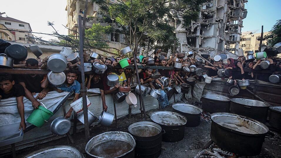 Laut des Welternährungsprogramms kamen Hilfesuchende in Gaza unter israelischen Beschuss.