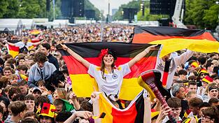 Dem Public Viewing in Deutschland steht auch bei sp&auml;ten WM-Spielen nichts im Wege. (Archivbild)