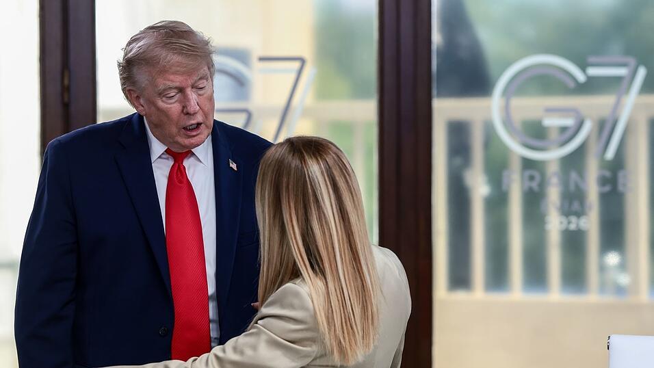 Trump und Meloni beim G7-Treffen in Évian: Im Nachgang zu dem Gipfel gerieten die beiden in sozialen Medien aneinander. (Archivbild) Trump und Meloni beim G7-Treffen in Évian: Im Nachgang zu dem Gipfel gerieten die beiden in sozialen Medien aneinander. (Archivbild)