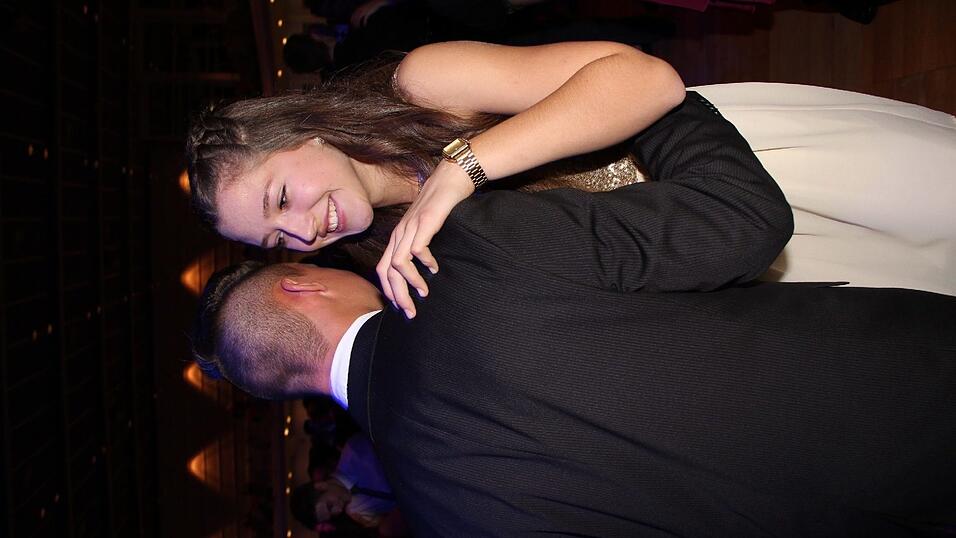 Die Bilder vom Abschlussball der Tanzschule Seidel in der Fraunhofer-Halle am 28. November. Die Bilder vom Abschlussball der Tanzschule Seidel in der Fraunhofer-Halle am 28. November.